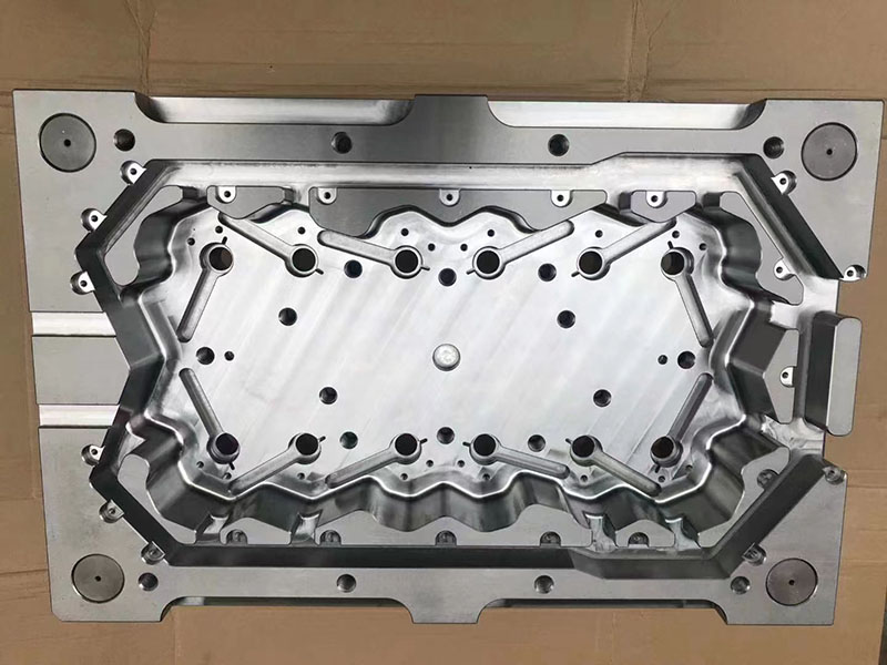 High precision multi-cavity plates1